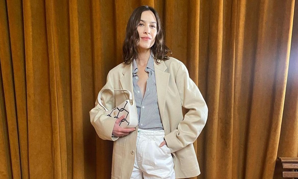 Άσπρο παντελόνι: Πώς να το φορέσεις από τώρα στο γραφείο