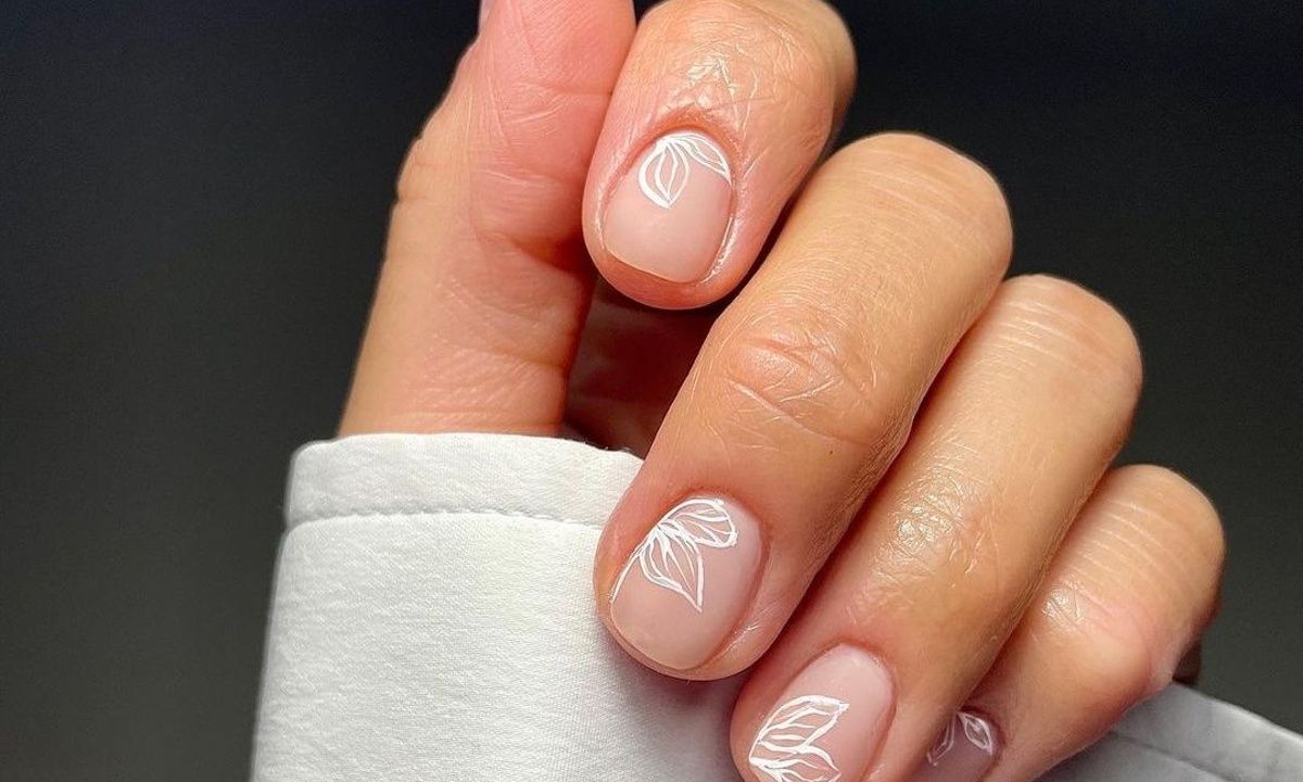 10 φλοράλ μανικιούρ για να δοκιμάσεις την άνοιξη