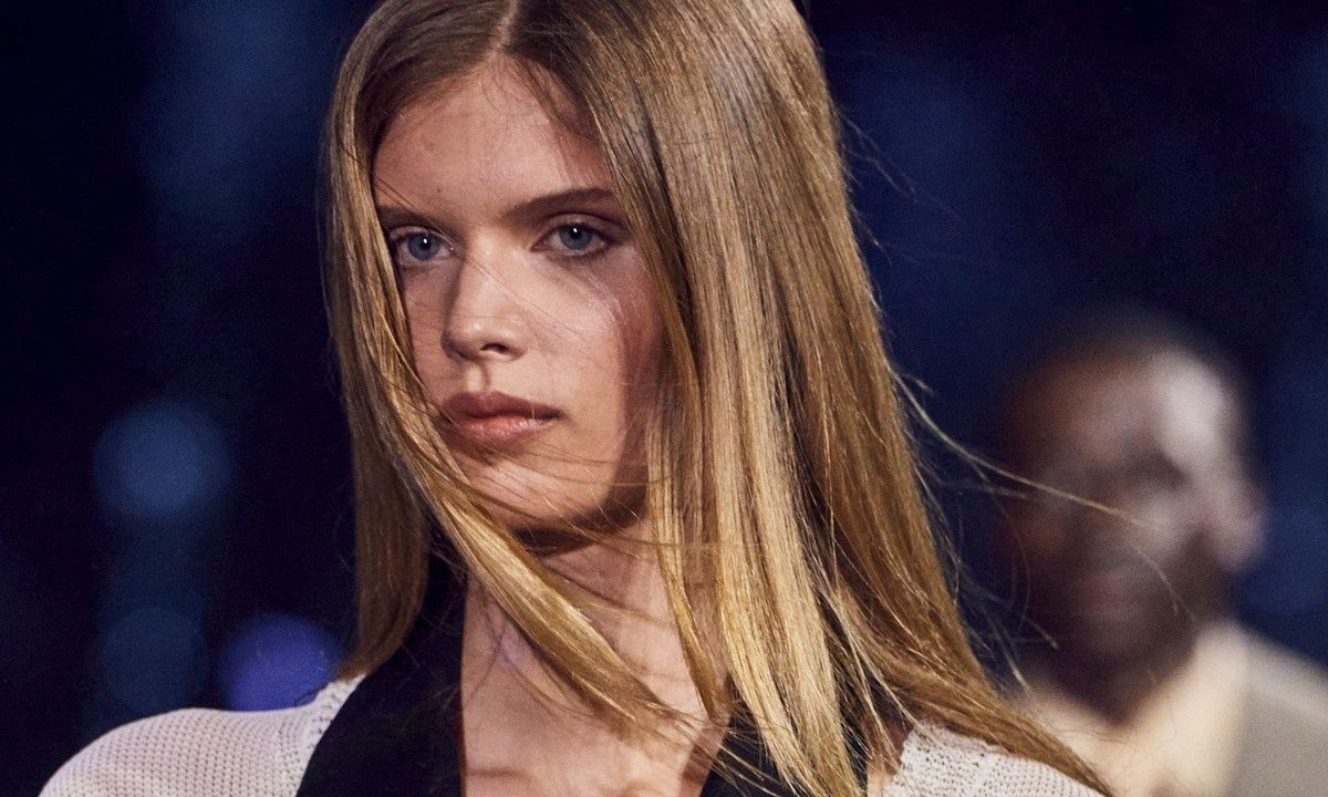 Όχι μόνο με χαμομήλι: 5 υλικά για να ανοίξεις φυσικά τα μαλλιά