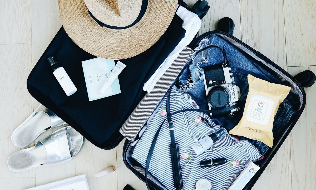 «Έξυπνα» προϊόντα που θα κάνουν τη βαλίτσα του Πάσχα πιο ελαφριά