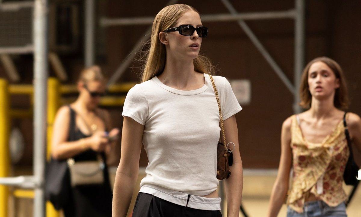 5 τρόποι να συνδυάσεις το λευκό T-shirt την άνοιξη