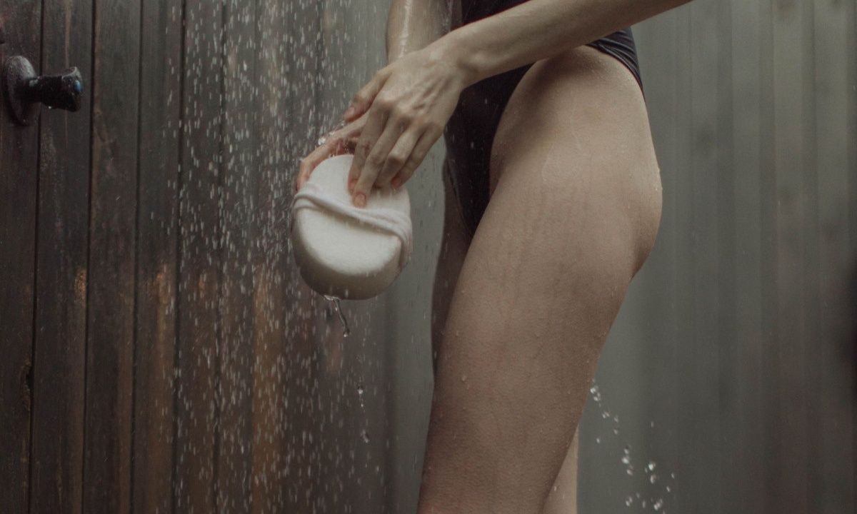 DIY! Αυτή η μάσκα με καφέ και ζάχαρη θα σε απαλλάξει από την κυτταρίτιδα πριν βγεις στην παραλία