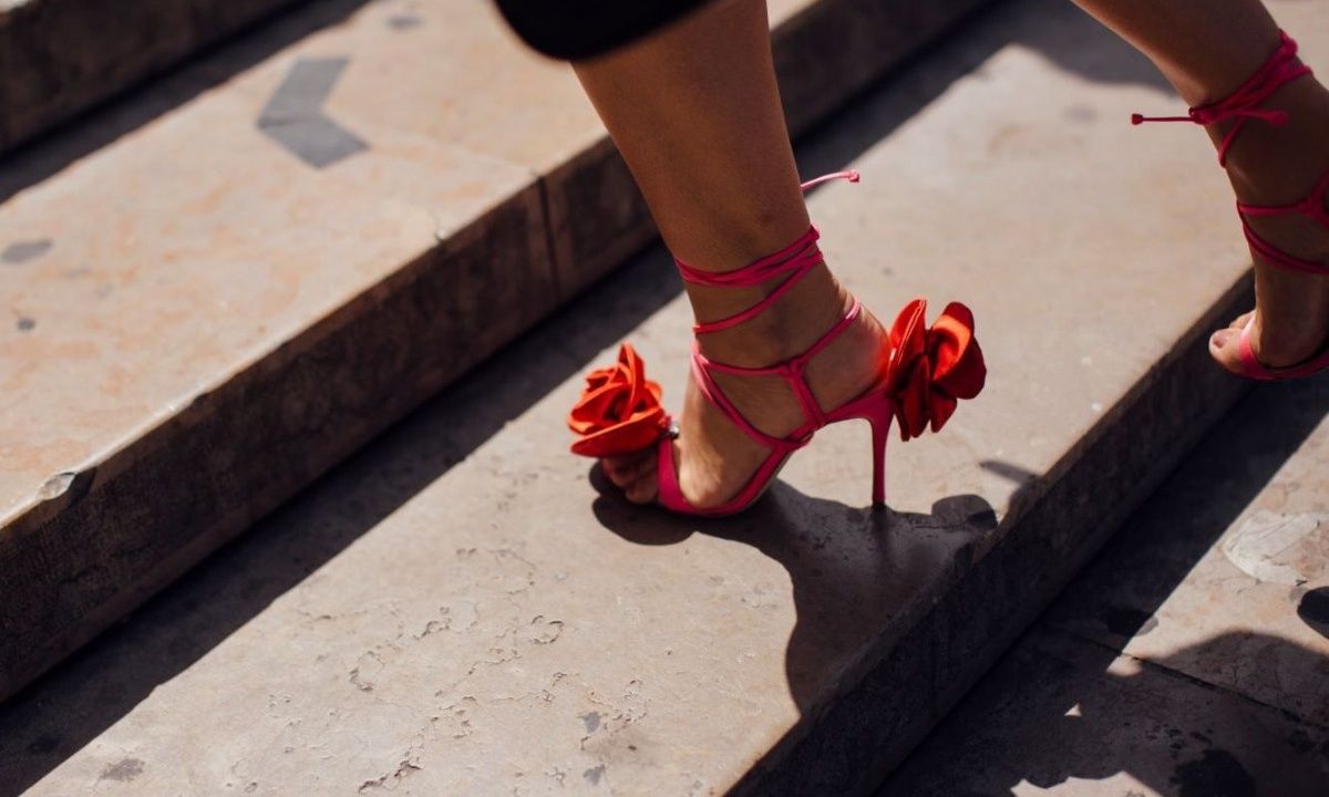 10 ψηλοτάκουνα ζευγάρια για τους γάμους του καλοκαιριού που είναι τώρα σε έκπτωση