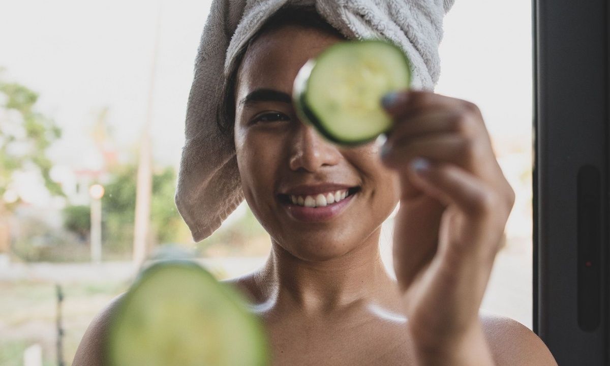 Το αγγούρι θα σώσει στο δέρμα σου το καλοκαίρι και έχουμε αποδείξεις