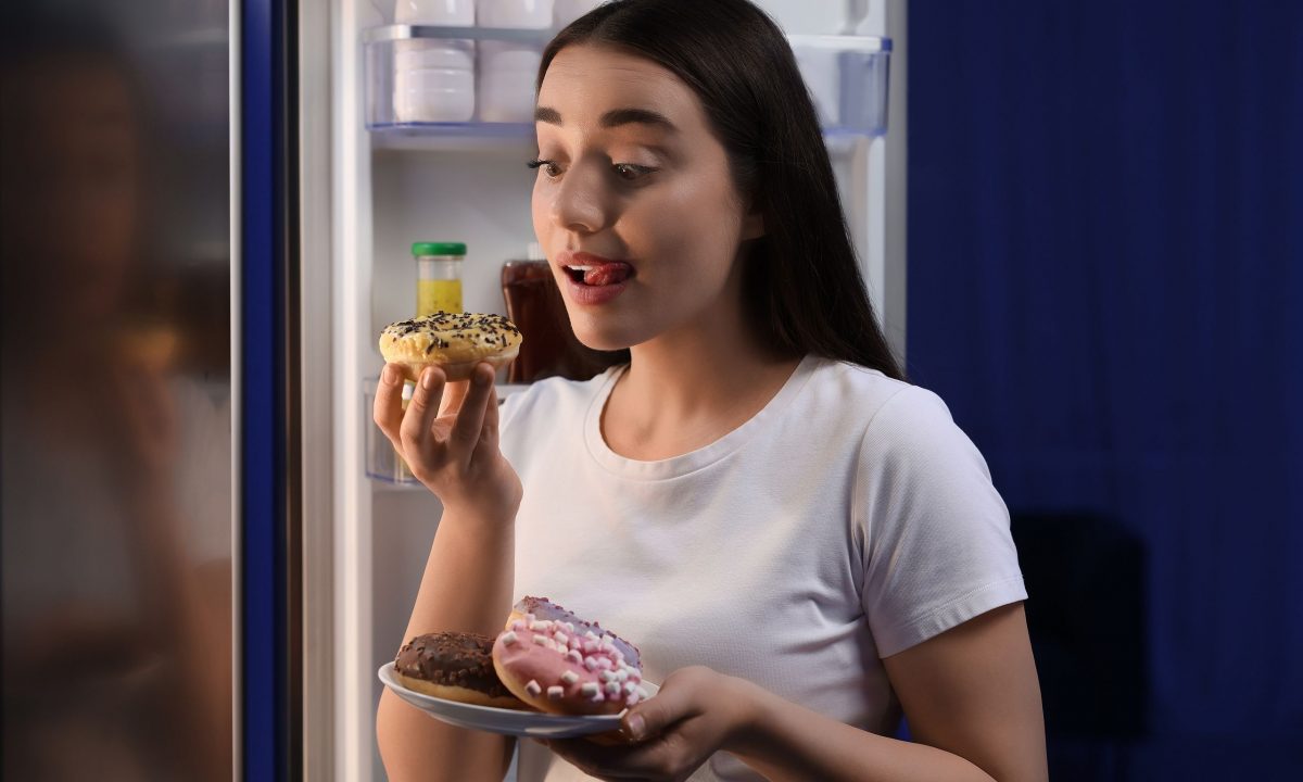 Μαμά και διατροφή: Τι συμβαίνει στο σώμα σου όταν τρως αργά βραδινό κάθε βράδυ