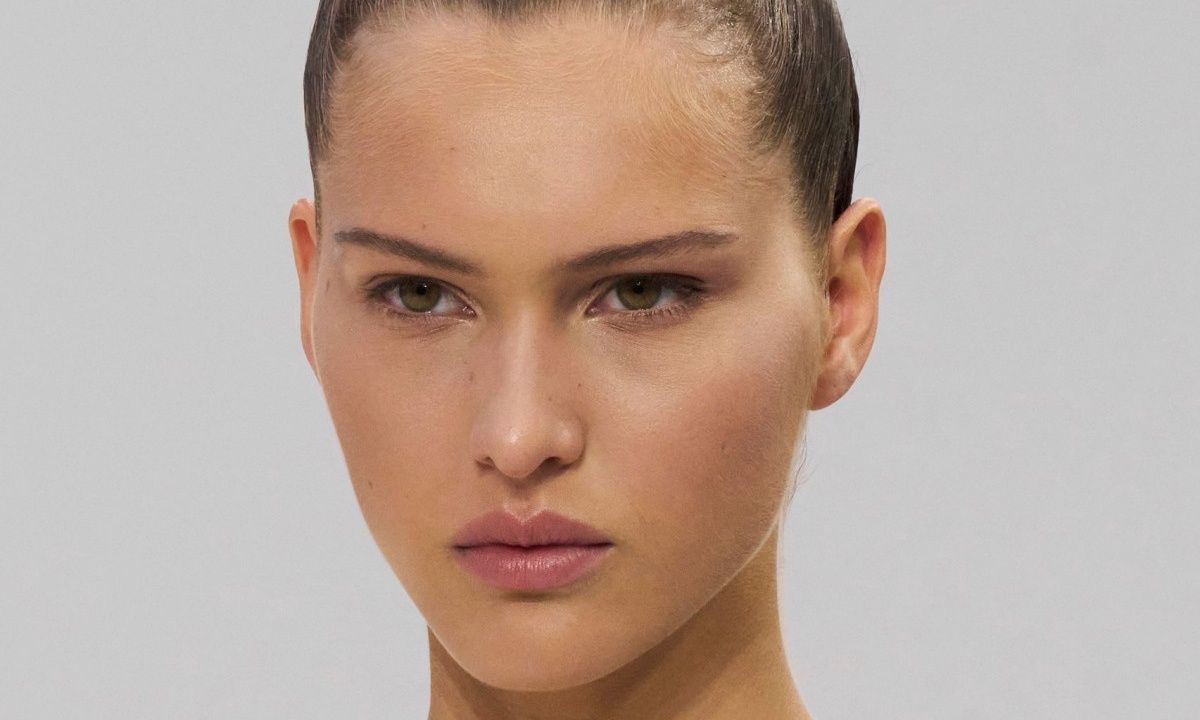 Tips και προϊόντα για να αντιμετωπίσεις τους διεσταλμένους πόρους