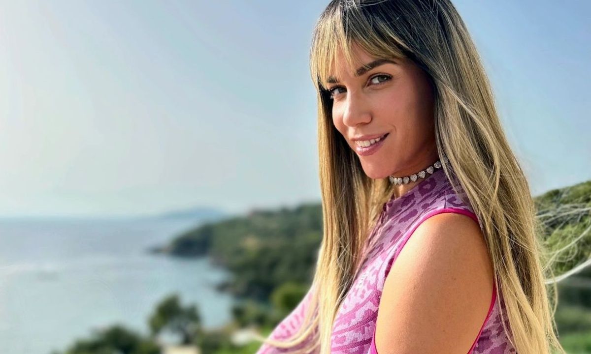 3 beauty tips για να πετύχεις μόνη σου το wet look της Στικούδη