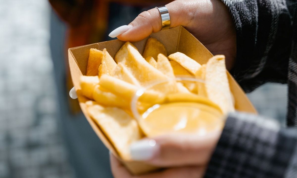 Οι πατάτες, η πίτσα & η σοκολάτα είναι τα κορυφαία τρόφιμα που οι άνθρωποι δεν θέλουν να μοιράζονται