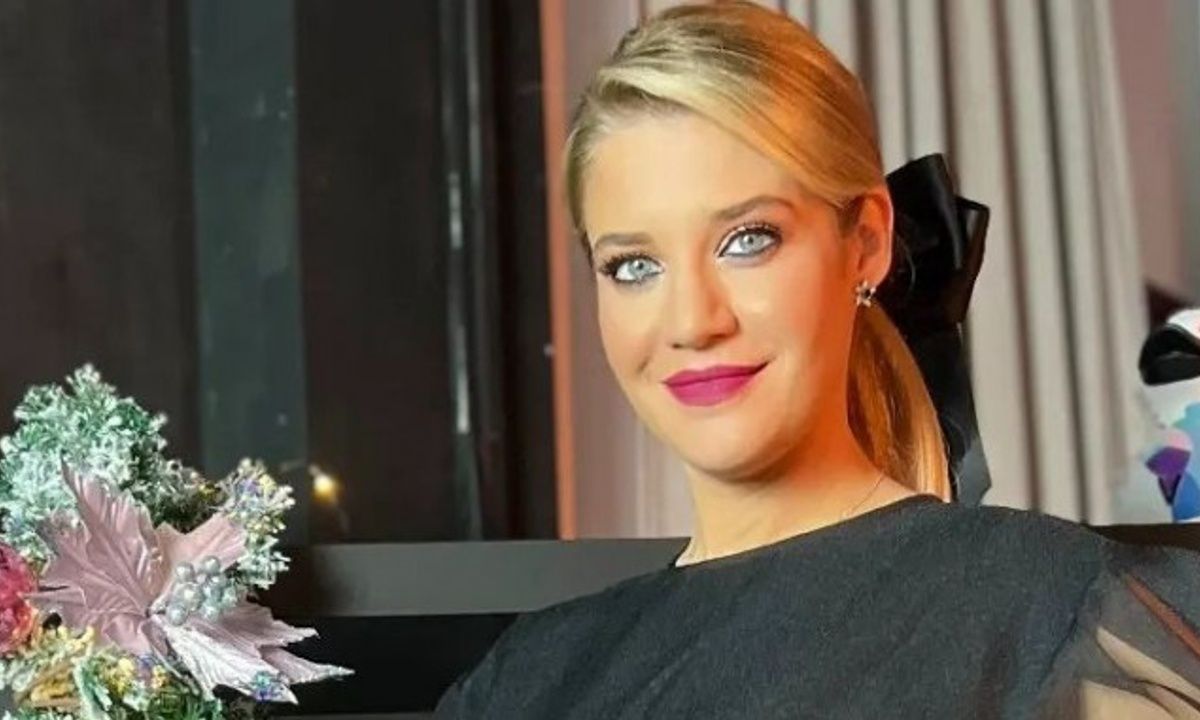 3 επιλογές για σένα που δεν ξέρεις τι να βάλεις στο ρεβεγιόν-Από τη Τζένη Θεωνά και τα glam tops της