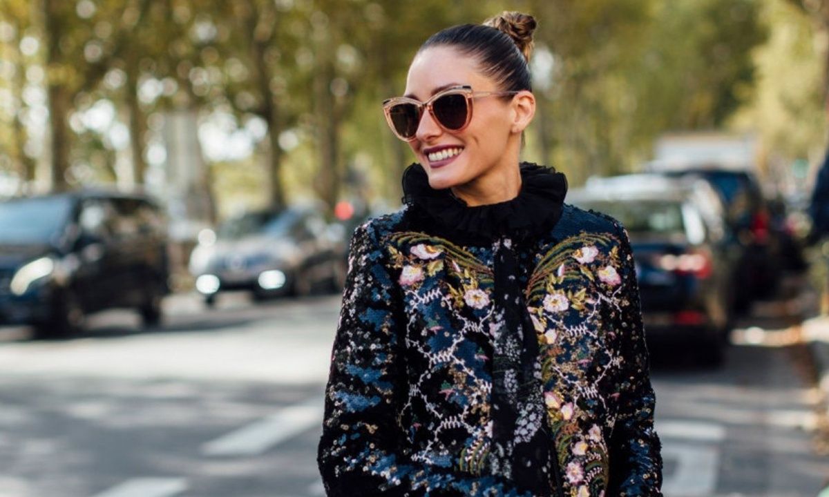 Ρούχα με παγιέτες: 4 μυστικά για να τα πλύνεις και να τα αποθηκεύσεις σωστά χωρίς να τα καταστρέψεις