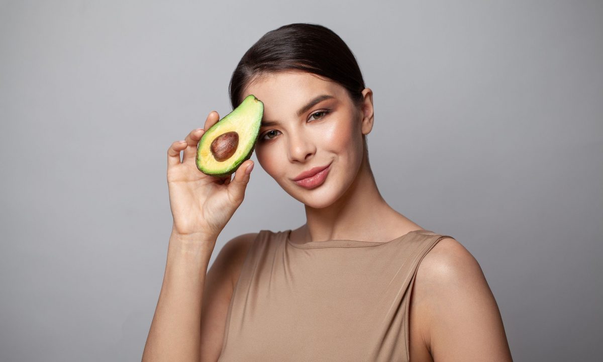 5 τροφές πλούσιες σε υγιεινά λιπαρά που βοηθούν στην απώλεια βάρους