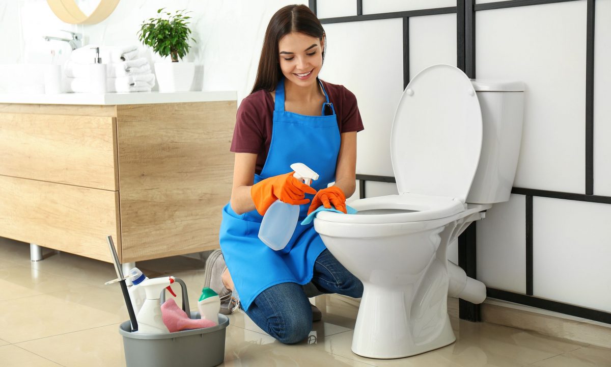 Το tip της μαμάς: Το σημαντικό λάθος που κάνετε όταν καθαρίζετε την τουαλέτα