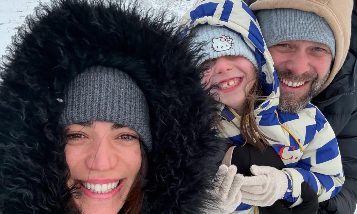 Αδάμου - Κουϊνέλης: Όμορφες αφιλτράριστες στιγμές με την κόρη τους στα χιόνια