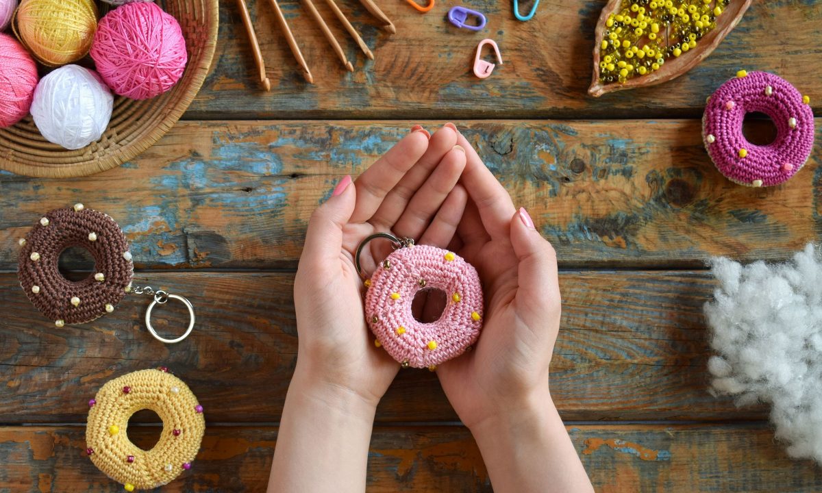 Χειροτεχνία για παιδια: Φτιάξτε όμορφα χάρτινα ντόνατς