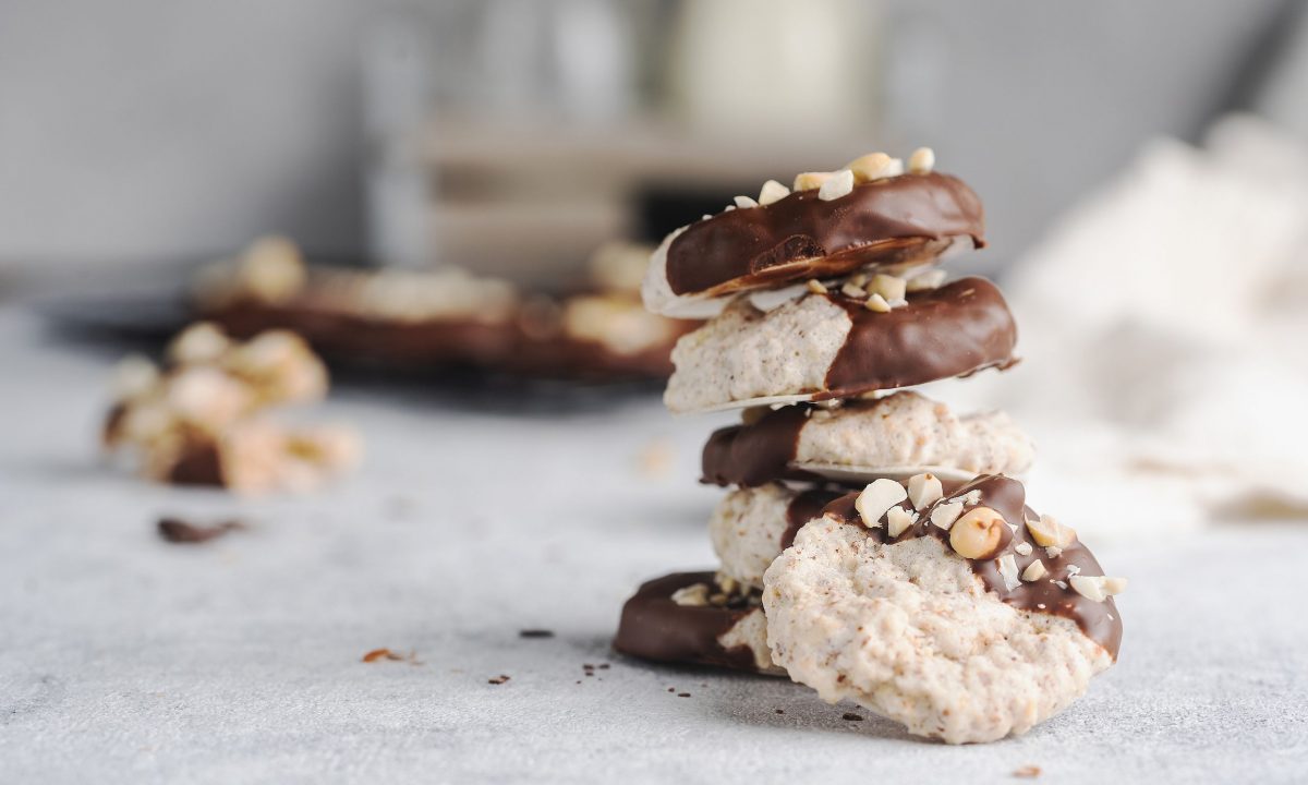 Υγιεινά, νόστιμα και νηστίσιμα μπισκότα αμυγδάλου - 3 υλικά (+ σοκολάτα)