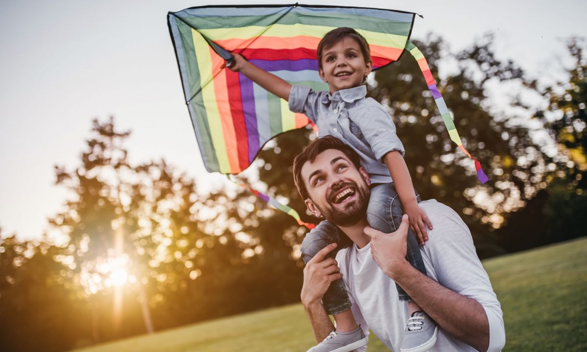 Πού και πώς πετάμε χαρταετό εντός Αττικής - Οδηγός για γονείς