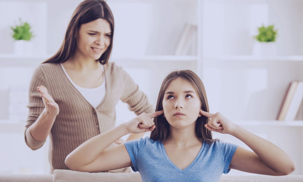 Πώς να μιλήσετε σε έναν έφηβο που δεν θέλει να συζητήσει