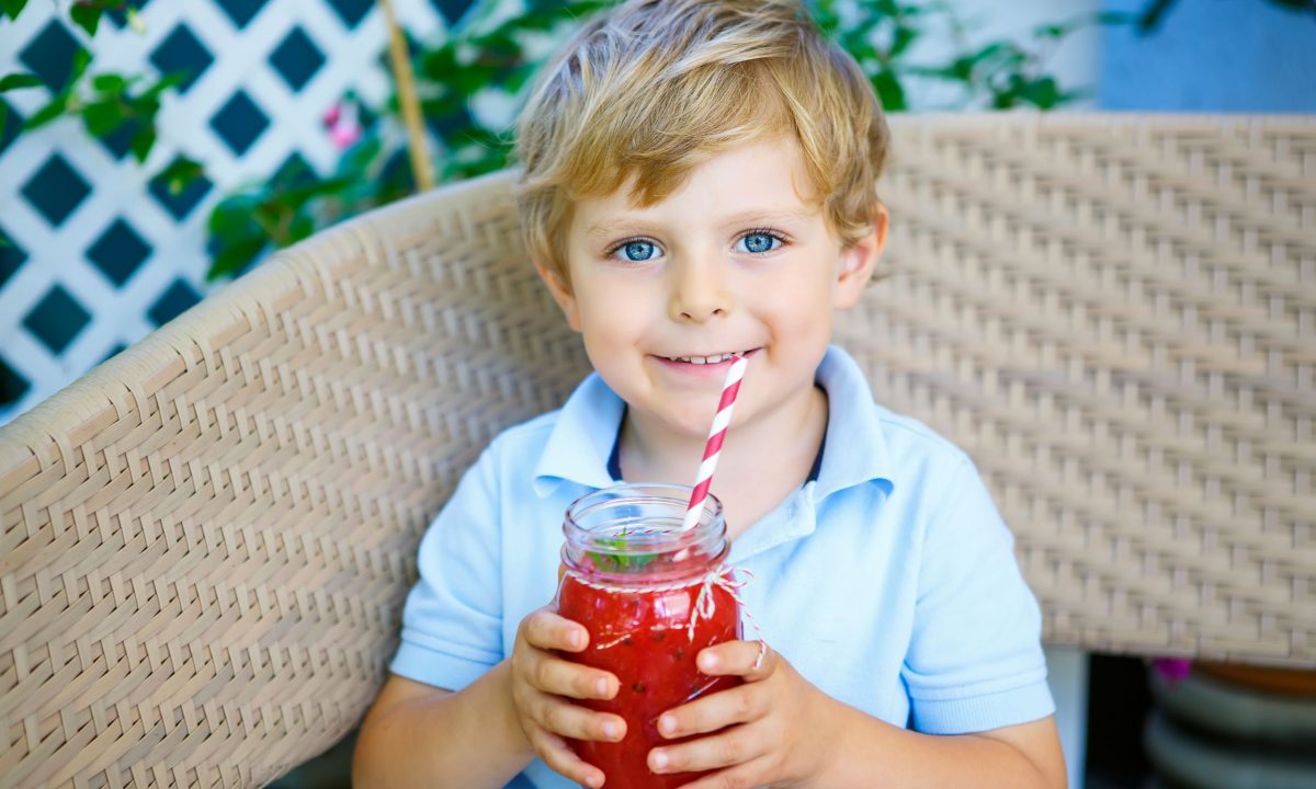 3 εύκολα και νόστιμα smoothies που τα παιδιά θα λατρέψουν