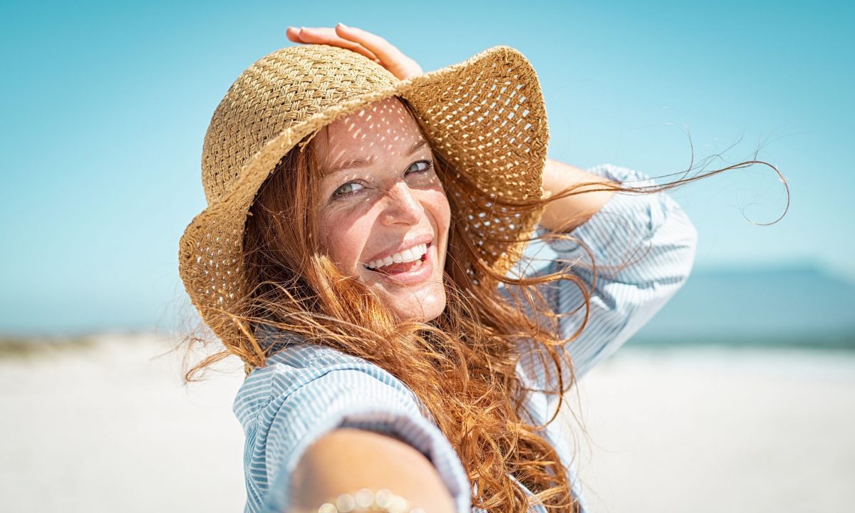 5 tips για να προστατέψεις τα μαλλιά σου από τον ήλιο κι αυτό το καλοκαίρι