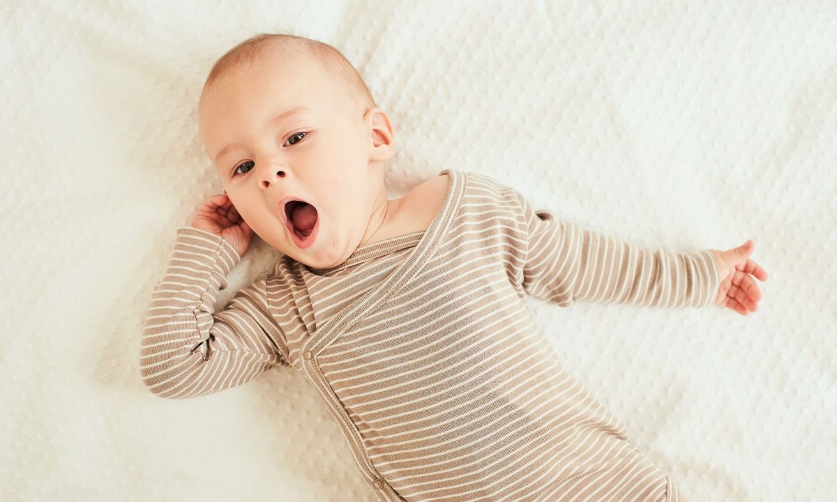 Η βρεφική φώτο μιας μαμάς από το 1993 είναι ο χειρότερος εφιάλτης ενός σύγχρονου παιδιάτρου