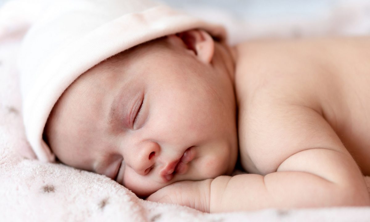 Τι ώρα να κοιμάται το μωρό το βράδυ; (πίνακας)