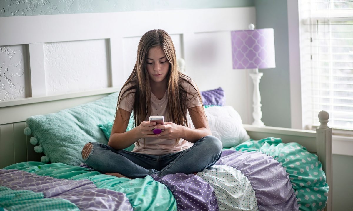 Είμαι έφηβη, και να  τι εύχομαι να ήξεραν οι γονείς για τη σχέση των εφήβων με τα κινητά