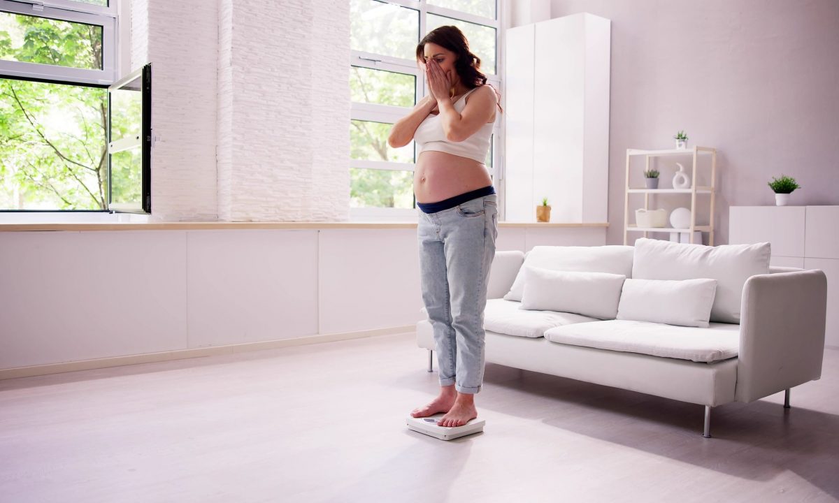 Νέα έρευνα: Πώς το βάρος της εγκύου καθορίζει την υγεία του παιδιού έως τα 10 έτη;