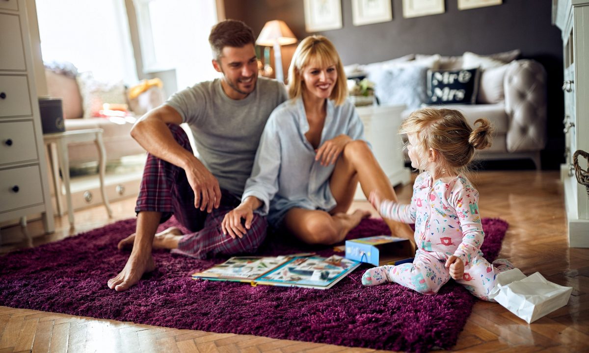 5 ιδέες που θα κάνουν τα παιδιά να ξεκολλήσουν από τις οθόνες (και θα περάσετε τέλεια!)