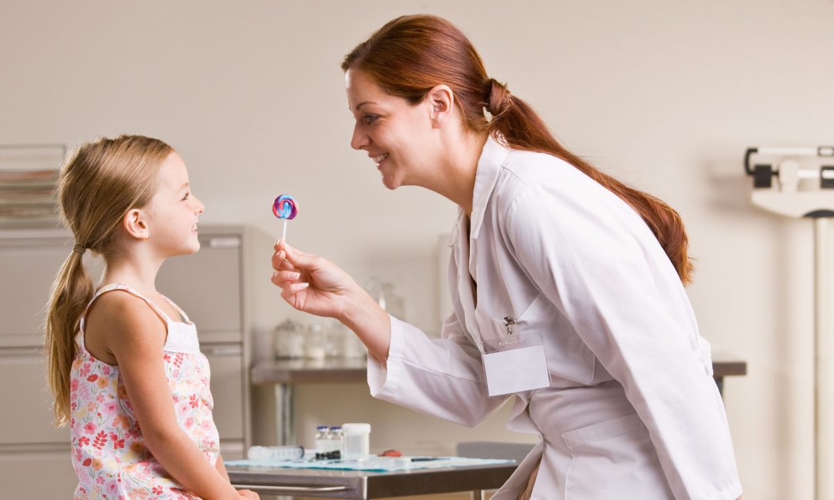 Μέχρι ποια ηλικία παρακολουθούνται τα παιδιά από παιδίατρο;