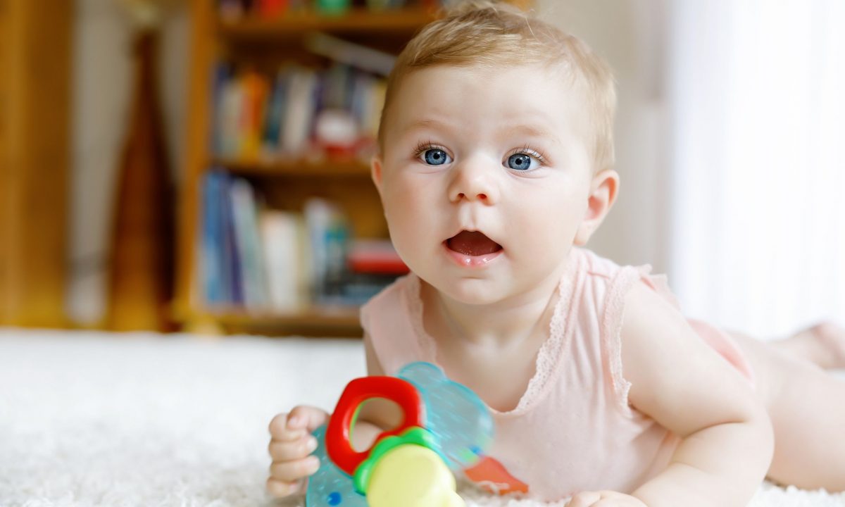 Μωρά 15 μηνών μπορούν να μάθουν λέξεις για αντικείμενα που δεν έχουν δει ποτέ, σύμφωνα με μελέτη