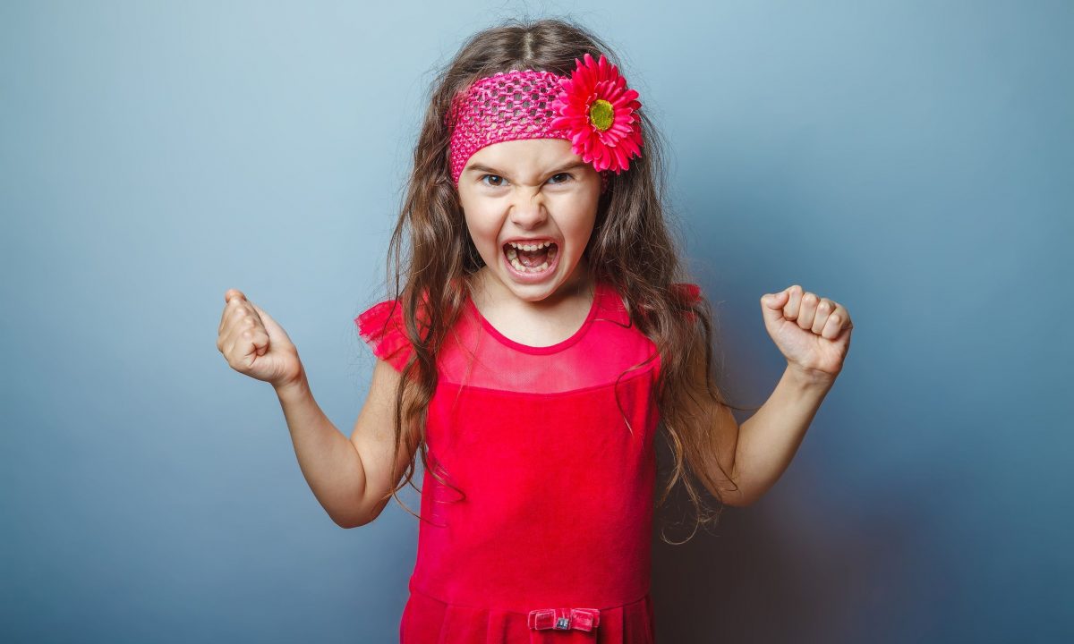 12 τρόποι να βοηθήσετε το παιδί σας να διαχειριστεί και να εκτονώσει τον θυμό του