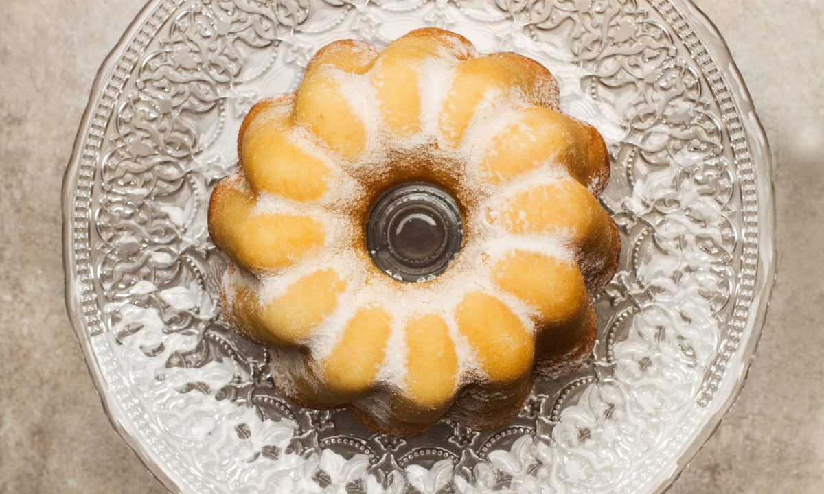 Η vintage συνταγή για κέικ μήλου που μυρίζει «σπίτι» – και λίγο αμερικάνικο κινηματογράφο