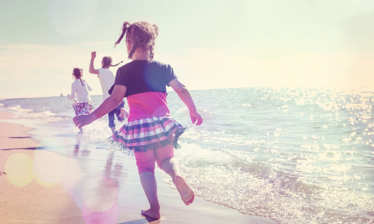 Οι θετικές παιδικές αναμνήσεις μπορούν να επηρεάσουν την κοινωνική ζωή ως ενήλικες, λένε οι ειδικοί