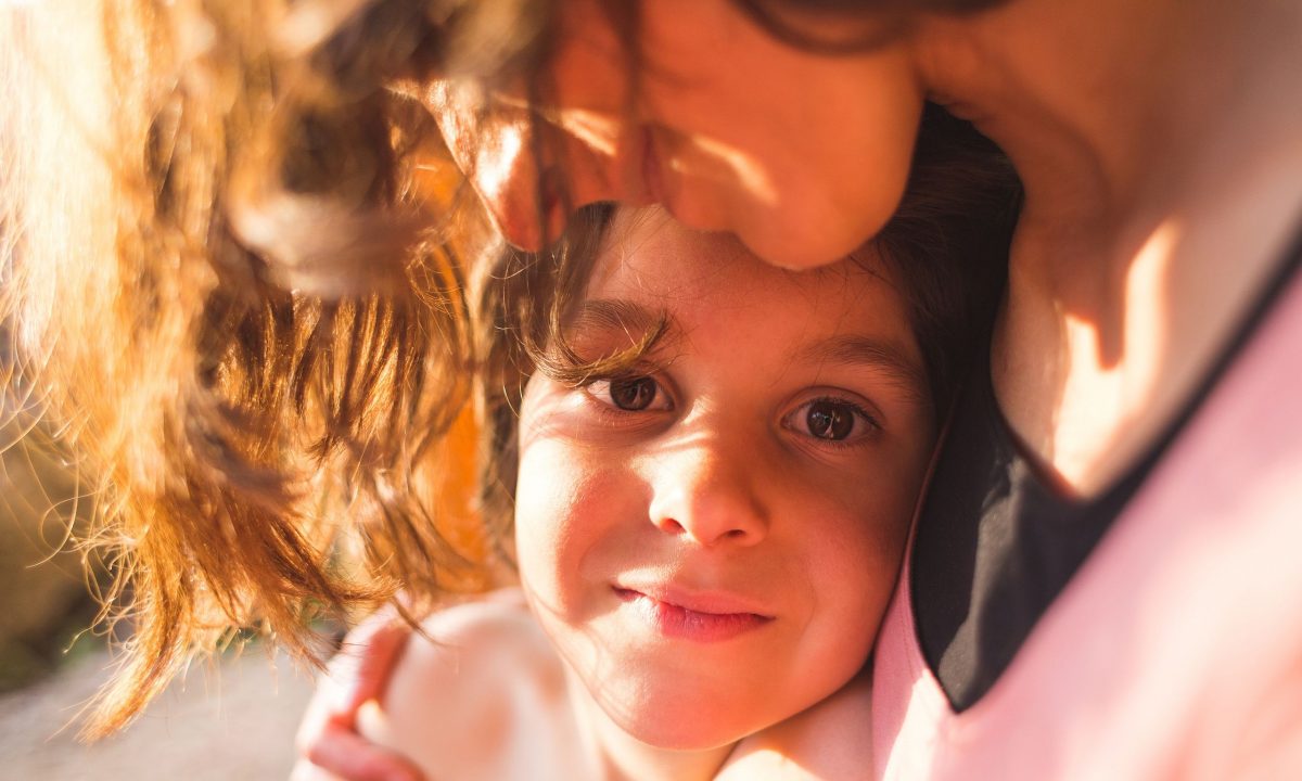 Τι προσφέρει η «ήπια ανατροφή» στα παιδιά;