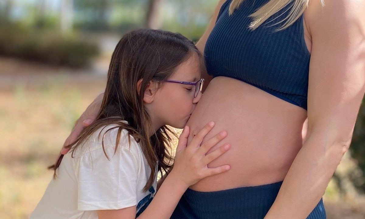 Πρωταθλήτρια ανακοίνωσε τη δεύτερη εγκυμοσύνη της με την πιο γλυκιά φωτογραφία