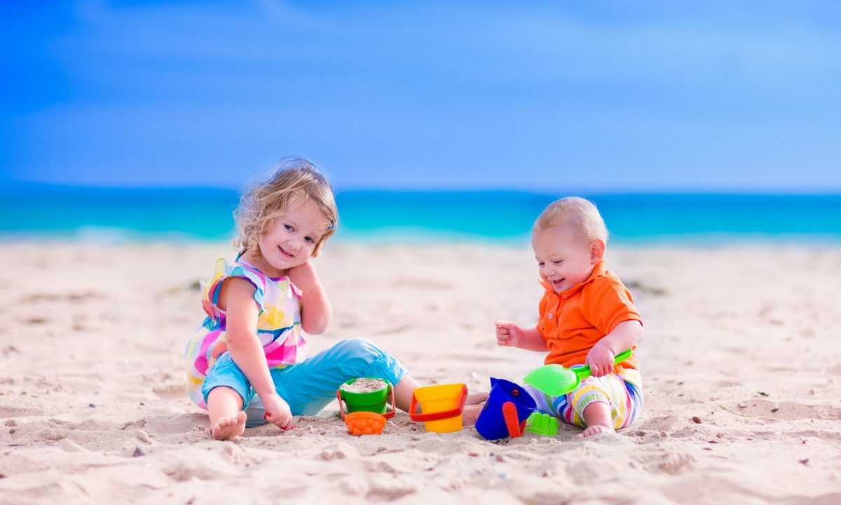 Οικογενειακή διασκέδαση στην παραλία: 7 παιχνίδια για να περάσετε υπέροχα με τα παιδιά