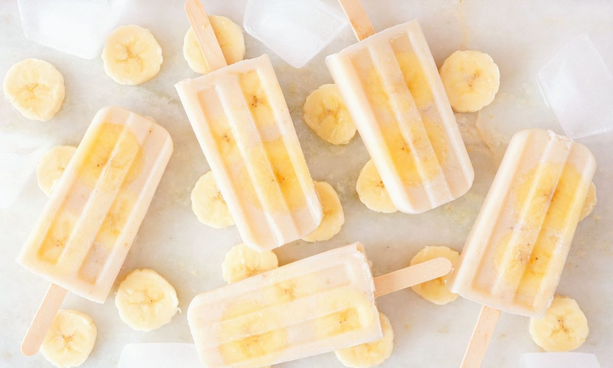 Frozen yogurt banana με 3 μόνο υλικά: Ένα λαχταριστό και δροσερό σνακ για παιδιά