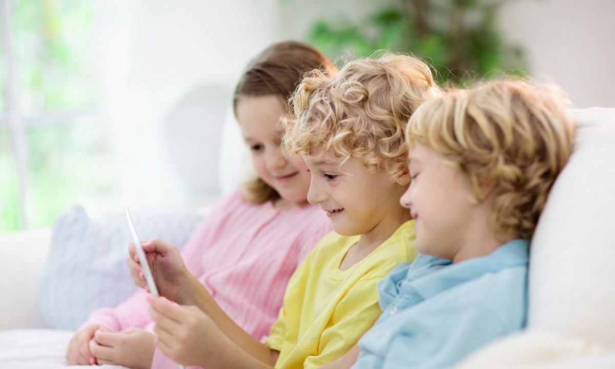 Παιδική ψυχική υγεία: Η αυξημένη χρήση οθόνης σχετίζεται με άγχος και χαμηλή αυτοεκτίμηση σε παιδιά