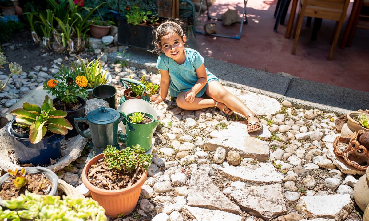 Summer Camp vs. Χωριό με παππούδες: Γιατί το δεύτερο κερδίζει με διαφορά