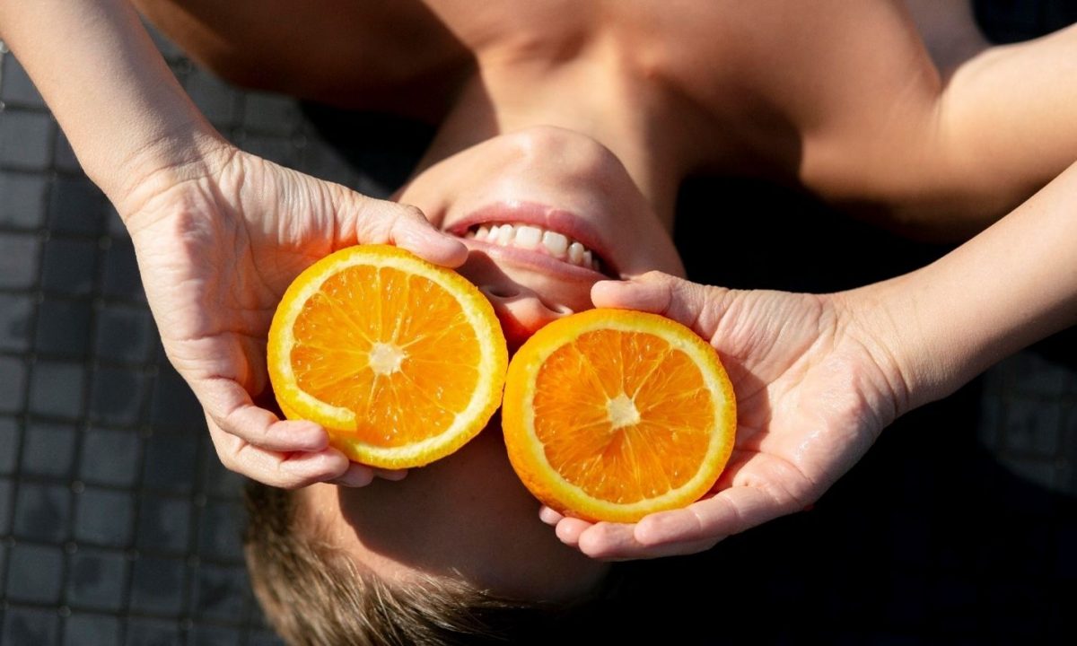 Ένα ταξίδι πίσω στον χρόνο, τότε που το καλοκαίρι μύριζε… αντηλιακό και πορτοκαλάδα