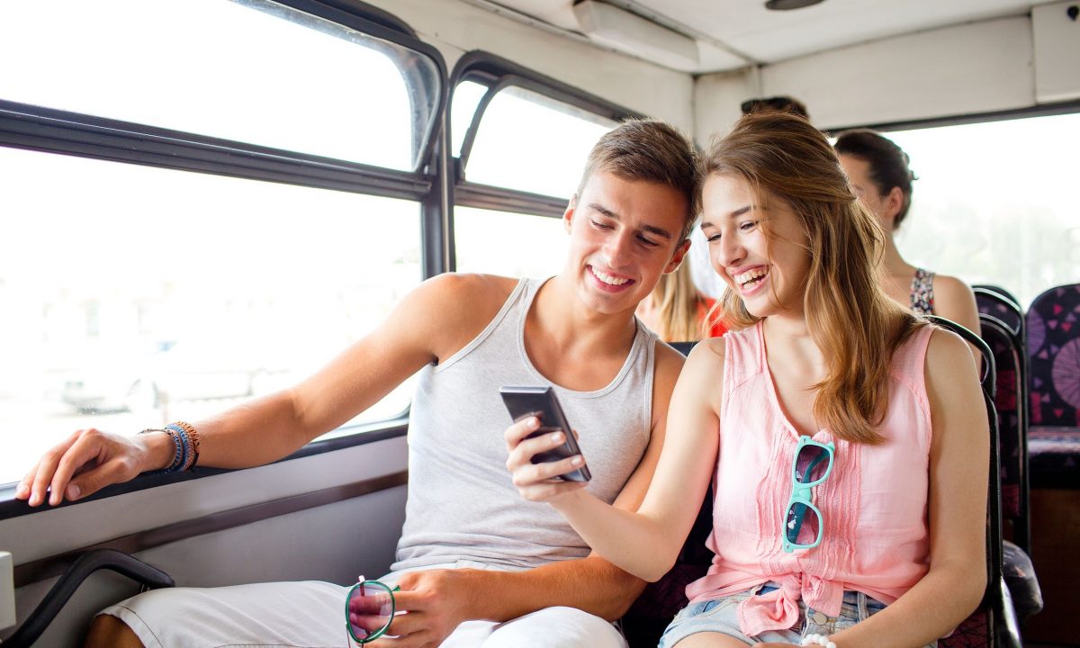 Προστατεύεις ή «πνίγεις» το παιδί σου; Η αλήθεια που κανείς δεν θέλει να ακούσει