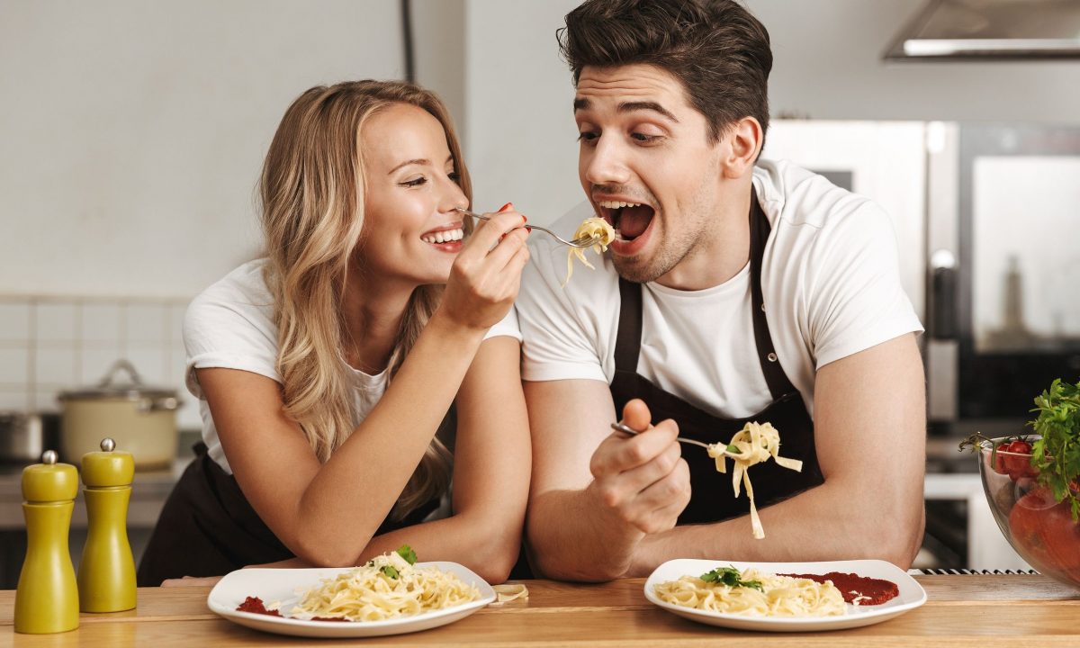 4 τρόποι να ξαναζεστάνετε τα ζυμαρικά χωρίς να χάσουν τη γεύση τους