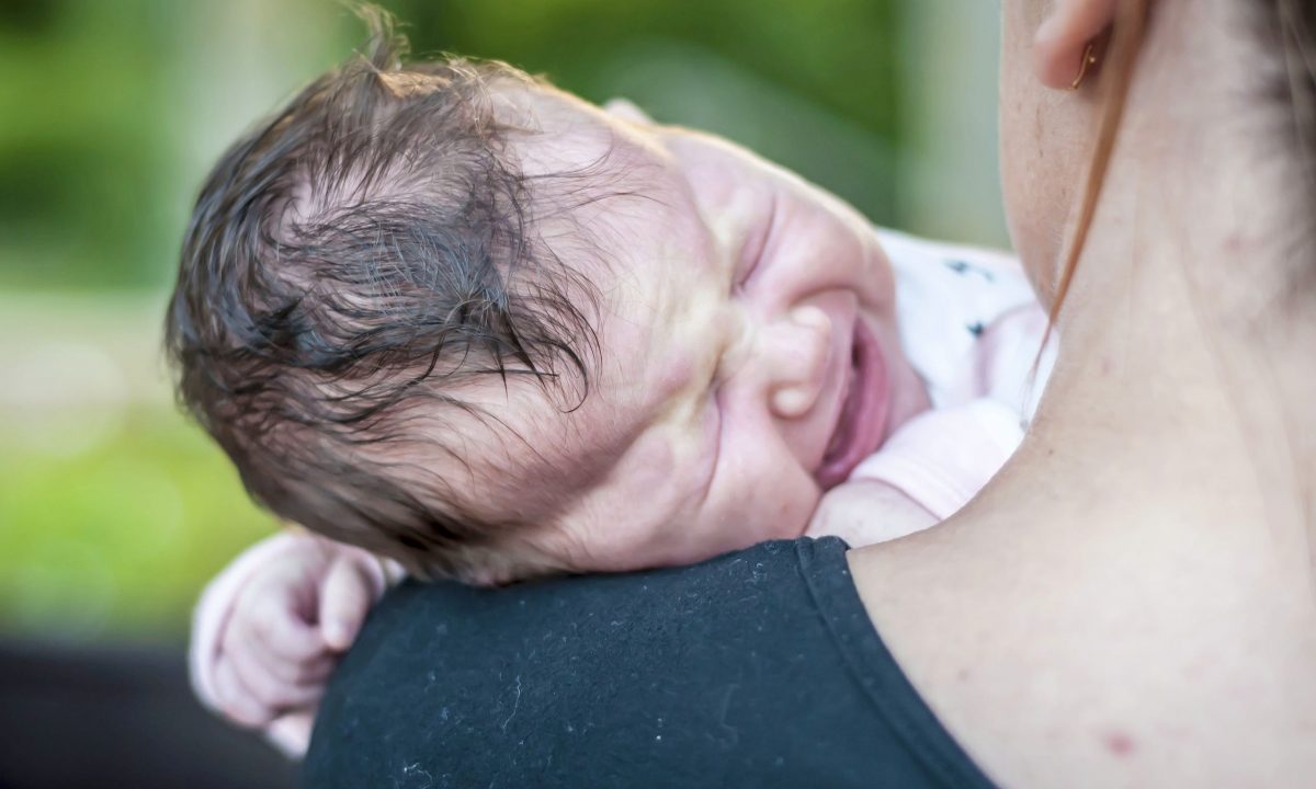 Η αντίληψη του πόνου στα βρέφη αναπτύσσεται σταδιακά μετά τη γέννηση, αποκαλύπτει νέα μελέτη