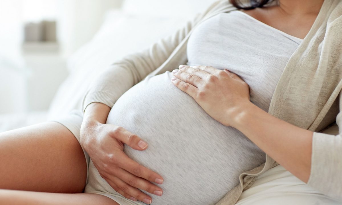 Τι πρέπει να γνωρίζεις για τις κινήσεις του εμβρύου και πότε να ανησυχήσεις