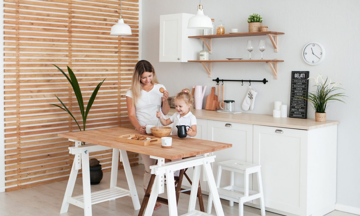 5 έξυπνα tips για να κάνεις την κουζίνα σου πιο ασφαλή και φιλική προς τα παιδιά