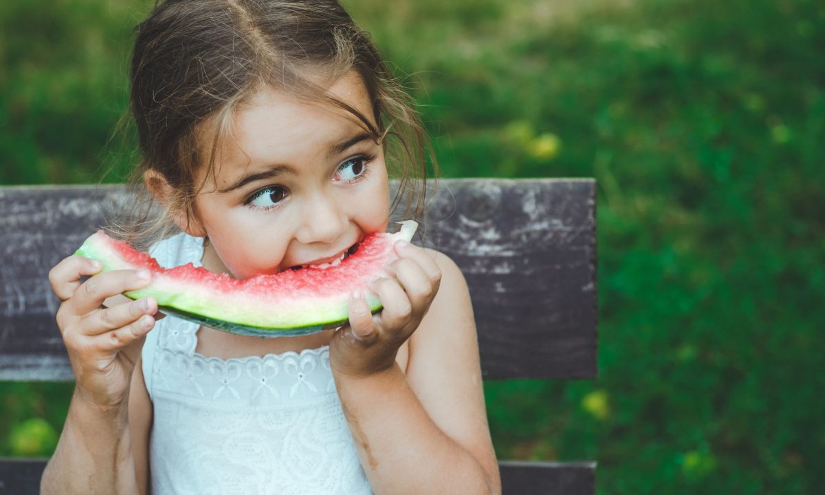 Σχεδιάζοντας υγιεινά καλοκαιρινά γεύματα και σνακ για παιδιά