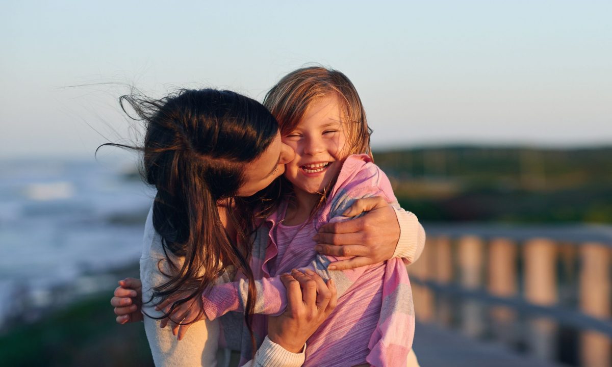 Τα 5 είδη φιλιού που αγαπούν τα παιδιά - και τι σημαίνουν για την ανάπτυξή τους