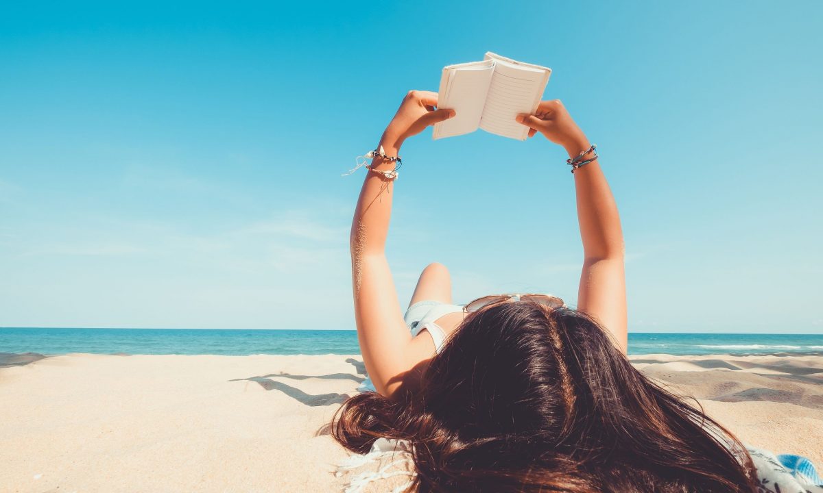 Πρέπει να παίρνουμε βιταμίνη D το καλοκαίρι; Τι λένε οι ειδικοί