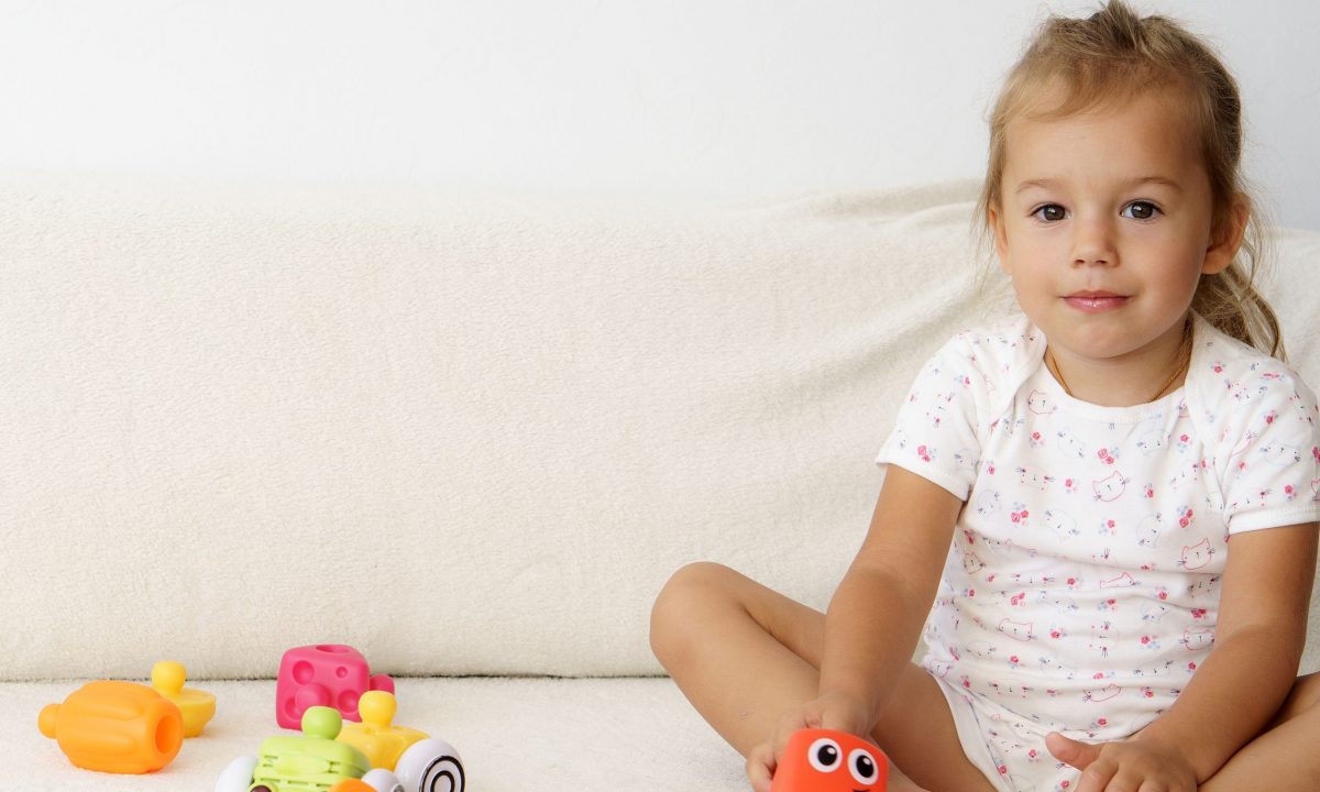 Γιατί το «παίζω μόνο μου» (solo play) δεν είναι πάντα θετικό για τα παιδιά