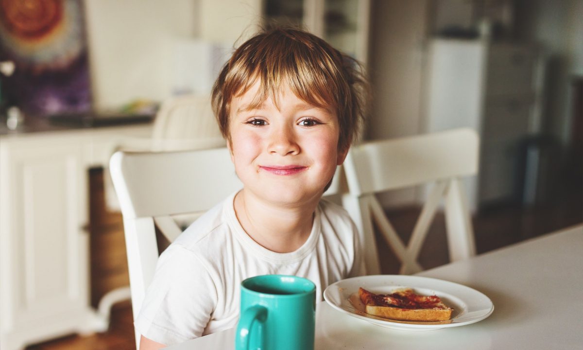 11 πρωτεϊνούχες ιδέες για σνακ και γεύματα που κρατούν τα παιδιά δυνατά και χορτάτα όλη μέρα